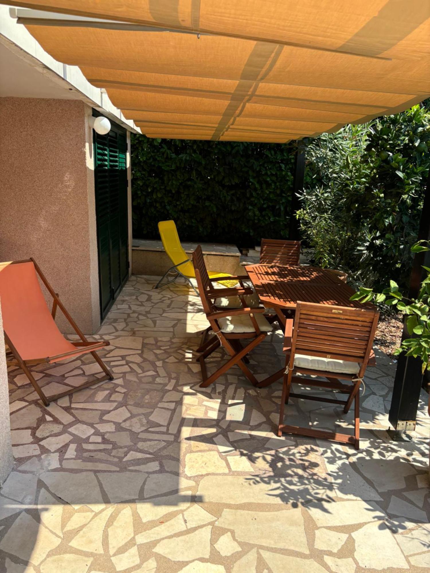 Apartments Vala Grebastica Exterior photo